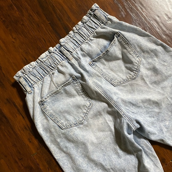 SO Acid Wash High Rise Mom Jean Size 15/32w - Picture 11 of 11